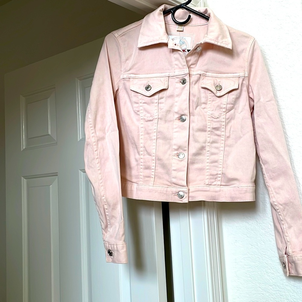 Light pink jean jacket, size small, tag still on